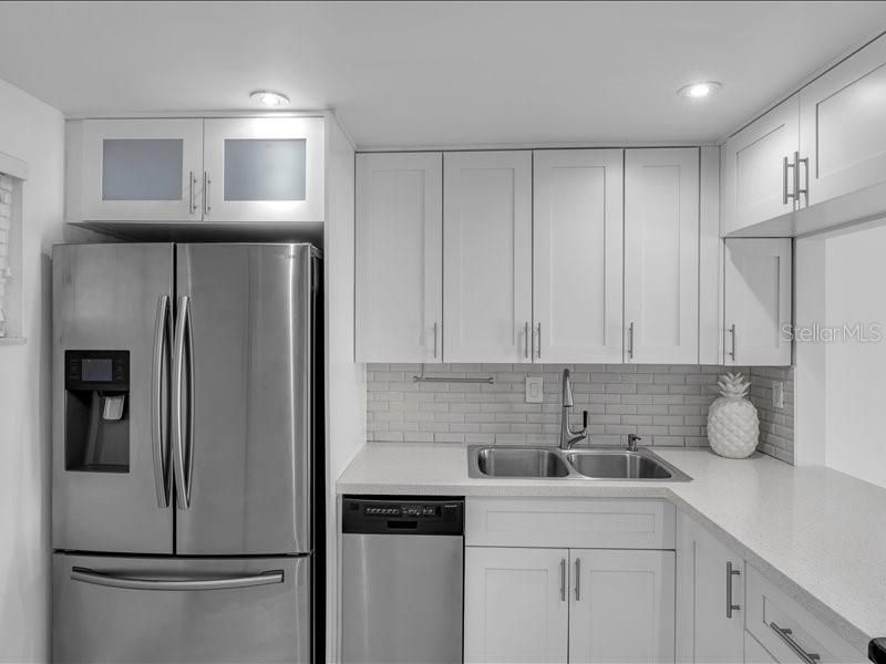 Activo con contrato: $125,000 (2 camas, 2 baños, 894 Pies cuadrados)