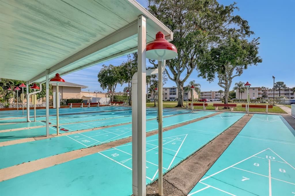 Activo con contrato: $125,000 (2 camas, 2 baños, 894 Pies cuadrados)