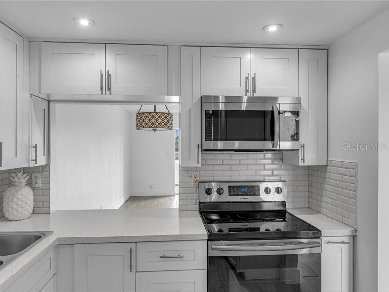 Activo con contrato: $125,000 (2 camas, 2 baños, 894 Pies cuadrados)