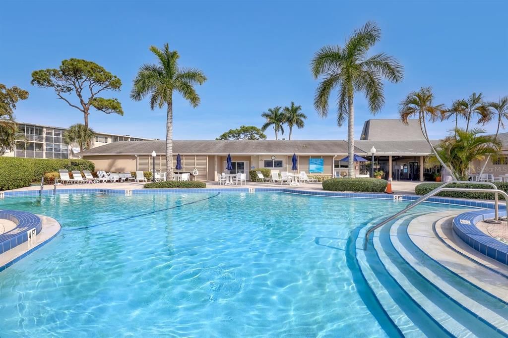 Activo con contrato: $125,000 (2 camas, 2 baños, 894 Pies cuadrados)