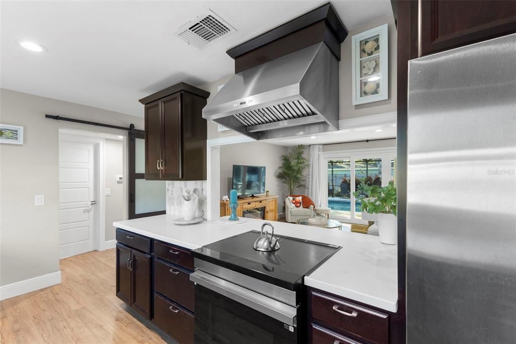 合同活跃: $625,000 (3 贝兹, 2 浴室, 1448 平方英尺)