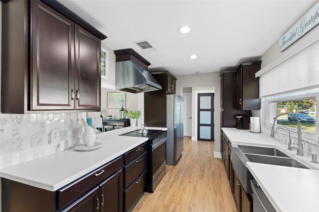 合同活跃: $625,000 (3 贝兹, 2 浴室, 1448 平方英尺)