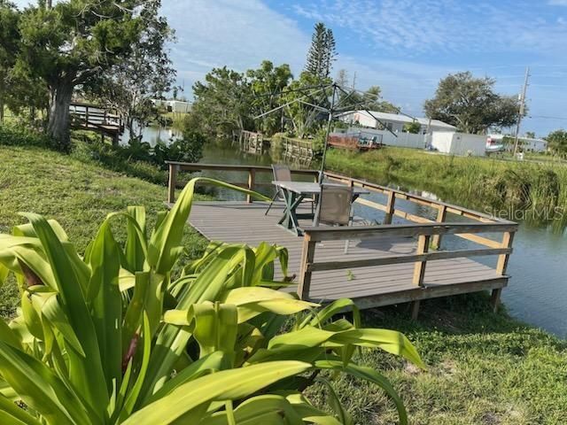 出租: $1,300 (2 贝兹, 1 浴室, 924 平方英尺)