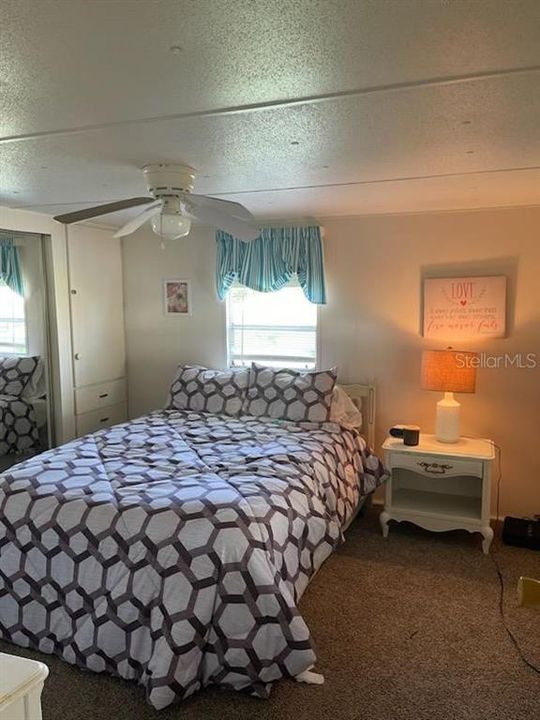 出租: $1,300 (2 贝兹, 1 浴室, 924 平方英尺)