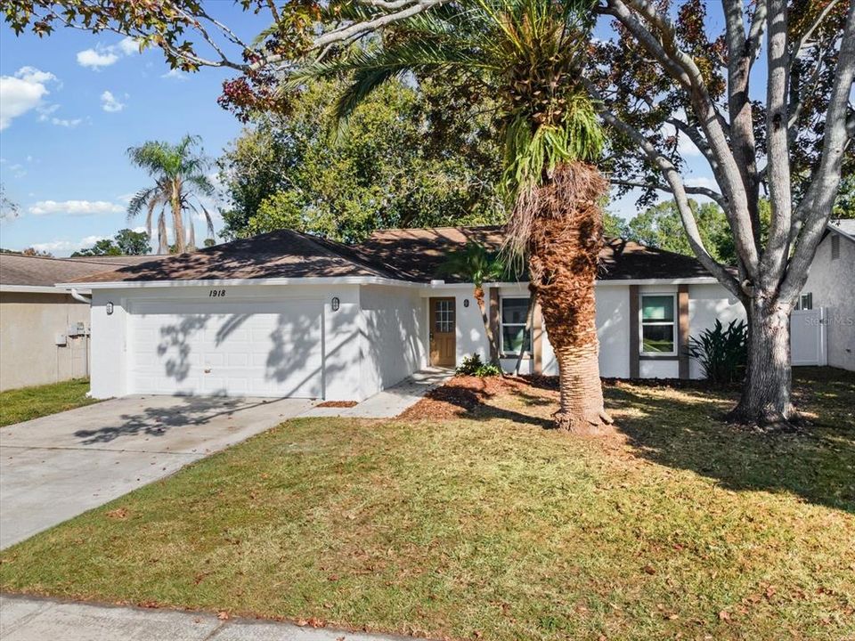 Active With Contract: $385,000 (4 beds, 2 baths, 1401 Square Feet)