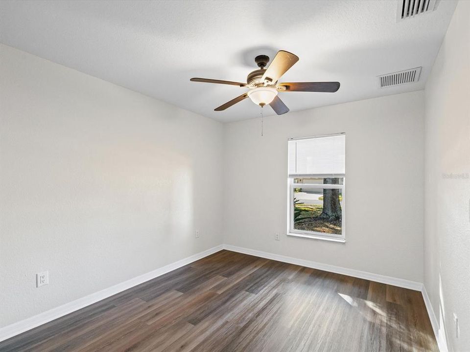 Active With Contract: $385,000 (4 beds, 2 baths, 1401 Square Feet)