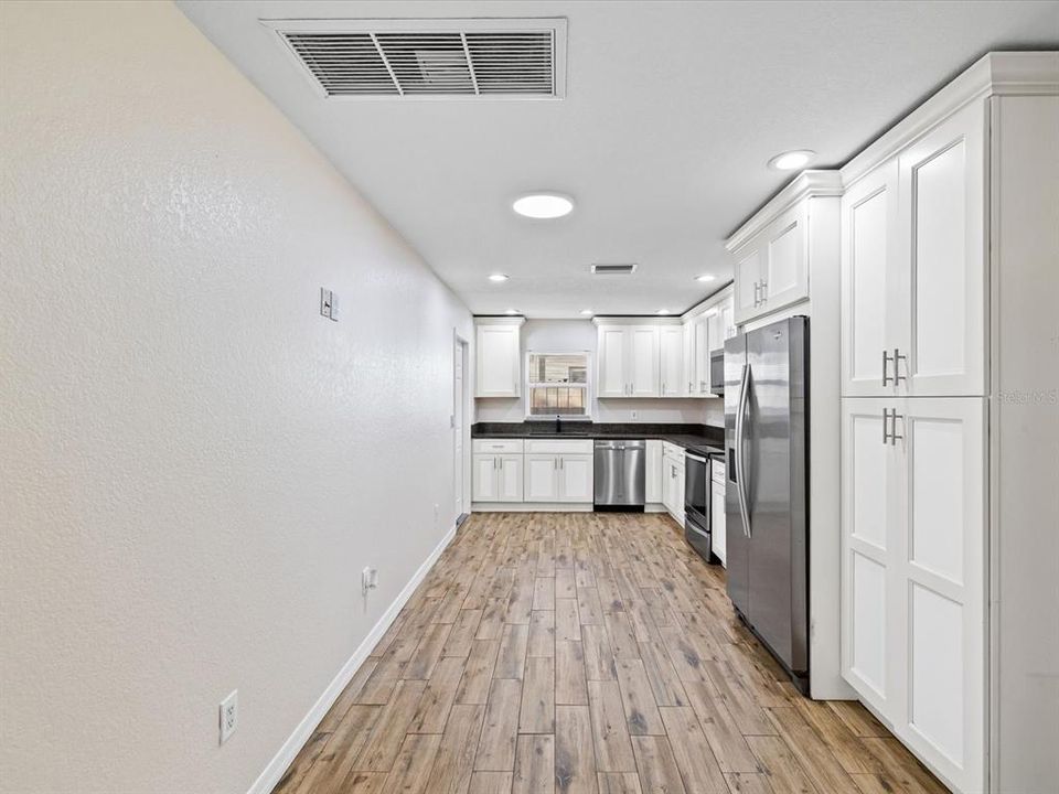 Active With Contract: $385,000 (4 beds, 2 baths, 1401 Square Feet)