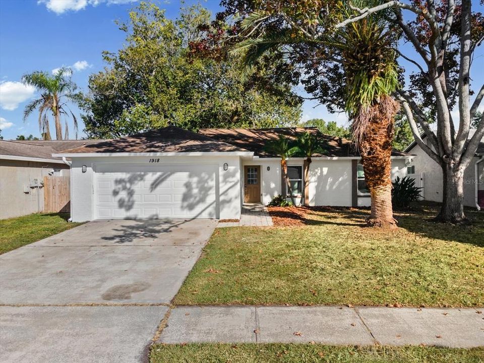 Active With Contract: $385,000 (4 beds, 2 baths, 1401 Square Feet)