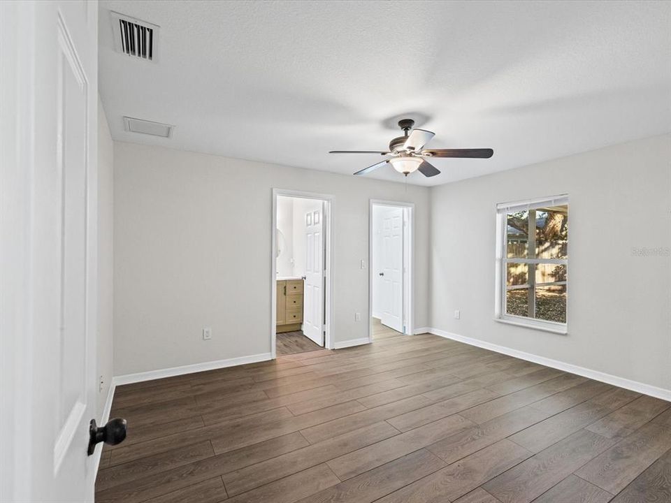 Active With Contract: $385,000 (4 beds, 2 baths, 1401 Square Feet)