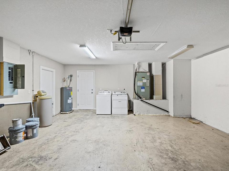 Active With Contract: $385,000 (4 beds, 2 baths, 1401 Square Feet)