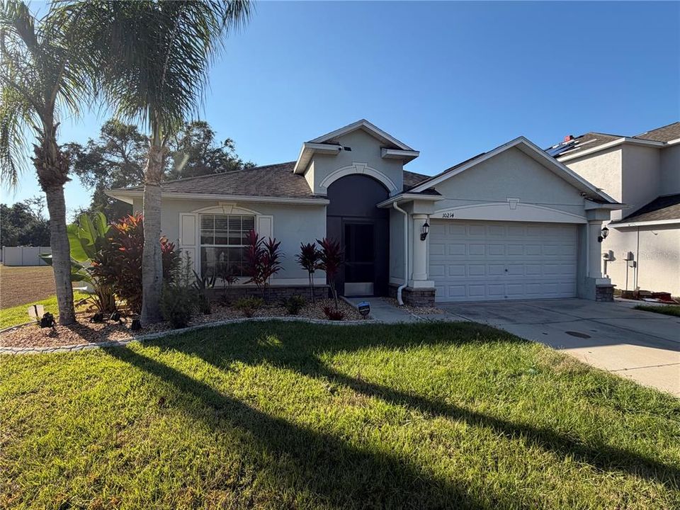 出租: $2,600 (4 贝兹, 3 浴室, 1946 平方英尺)