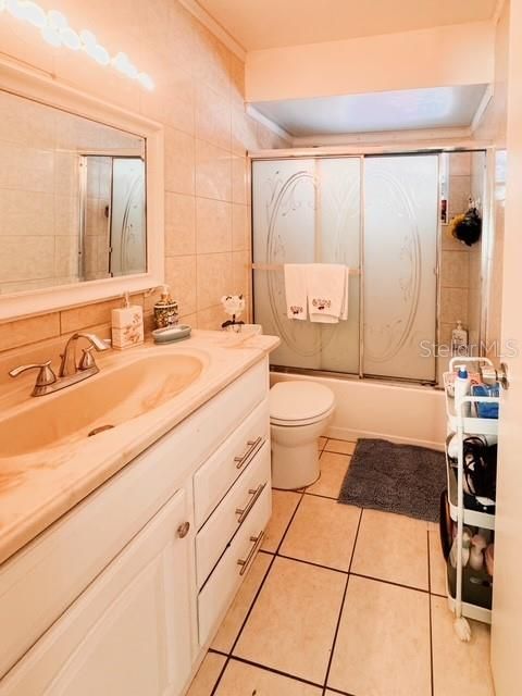 合同活跃: $285,000 (2 贝兹, 1 浴室, 953 平方英尺)