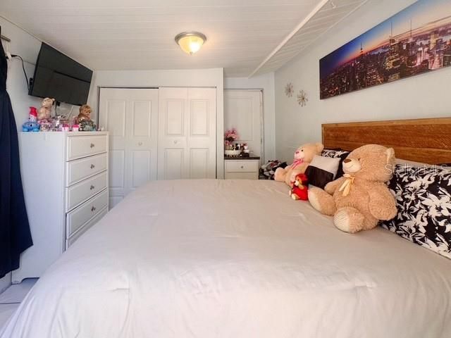 合同活跃: $285,000 (2 贝兹, 1 浴室, 953 平方英尺)