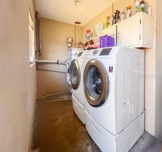 合同活跃: $285,000 (2 贝兹, 1 浴室, 953 平方英尺)