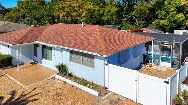 合同活跃: $285,000 (2 贝兹, 1 浴室, 953 平方英尺)