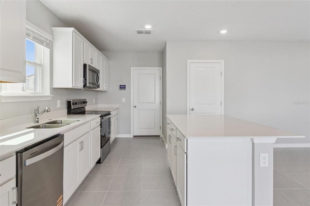 For Rent: $2,250 (3 beds, 2 baths, 1822 Square Feet)