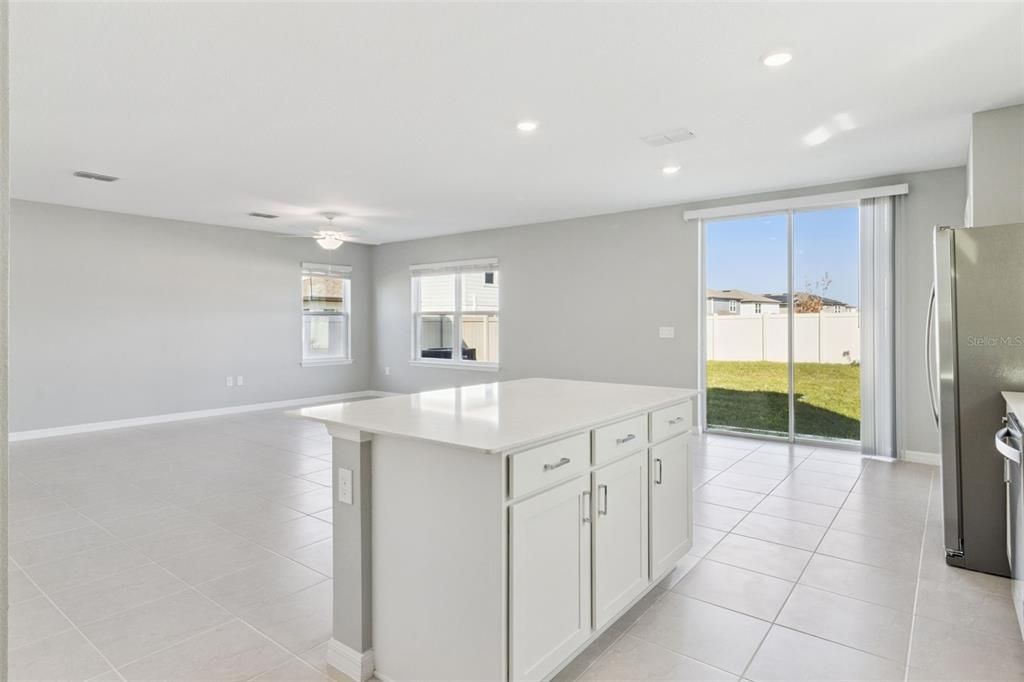 For Rent: $2,250 (3 beds, 2 baths, 1822 Square Feet)