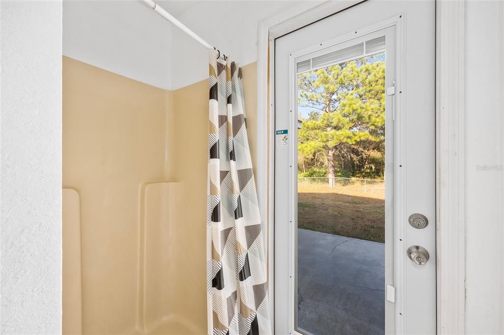 待售: $259,900 (3 贝兹, 2 浴室, 1818 平方英尺)