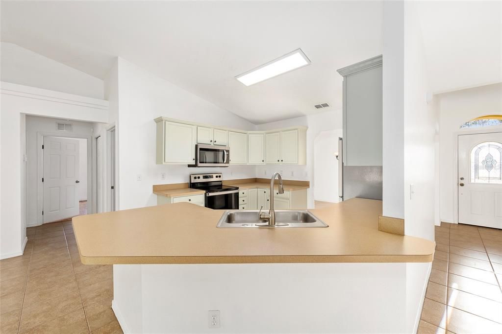 待售: $259,900 (3 贝兹, 2 浴室, 1818 平方英尺)