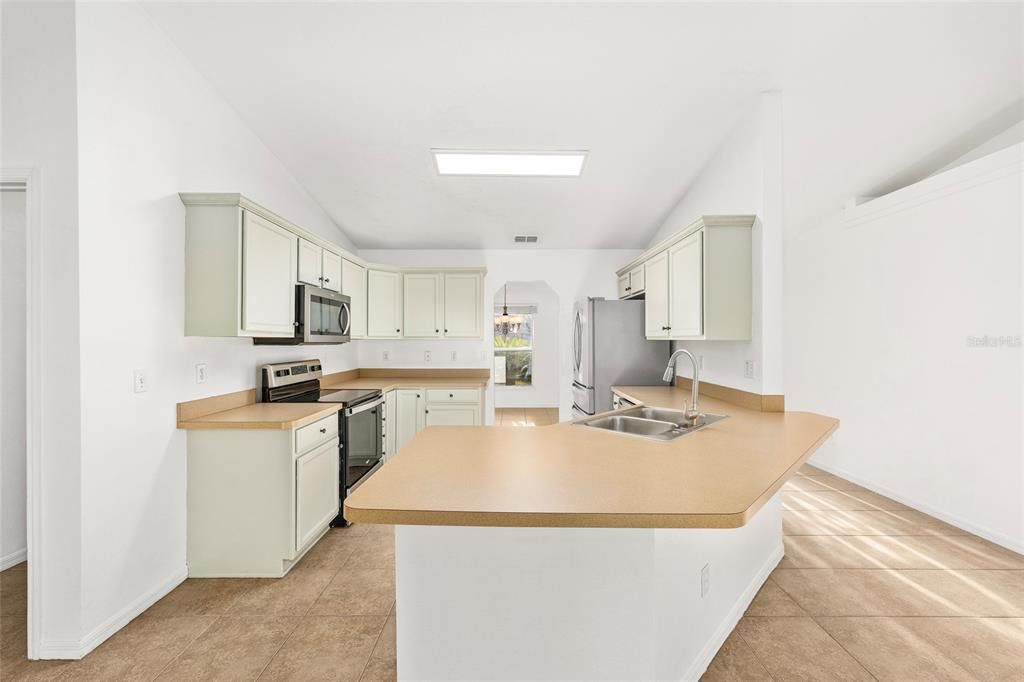 待售: $259,900 (3 贝兹, 2 浴室, 1818 平方英尺)