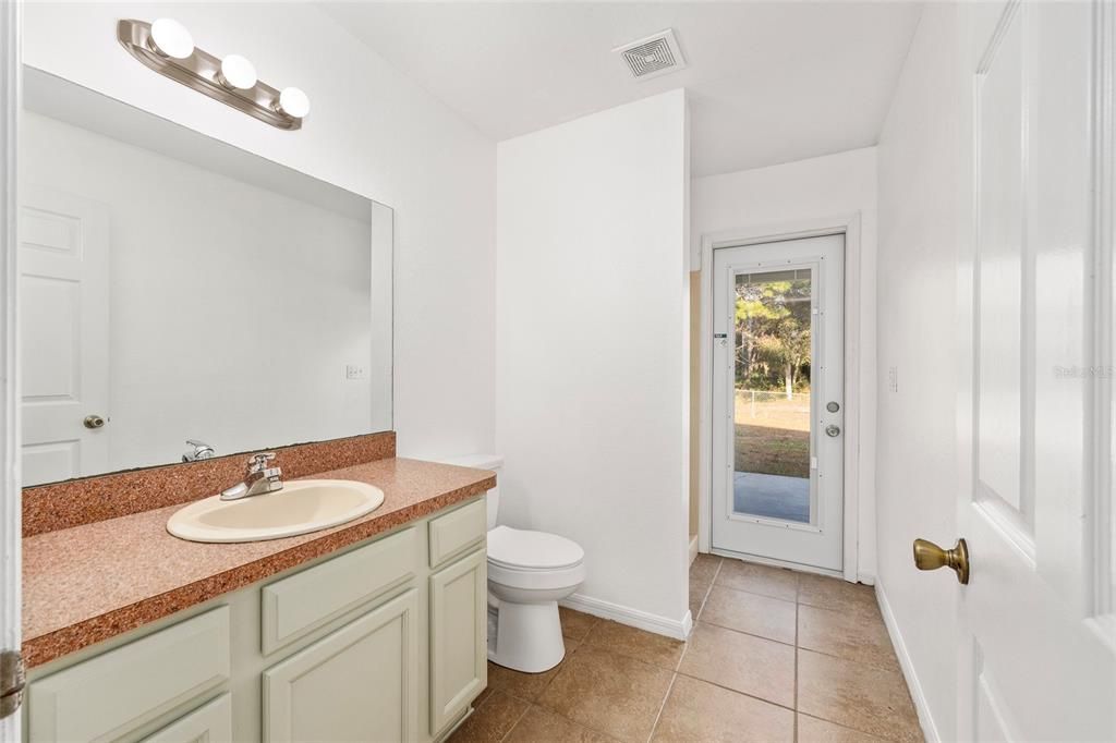 待售: $259,900 (3 贝兹, 2 浴室, 1818 平方英尺)