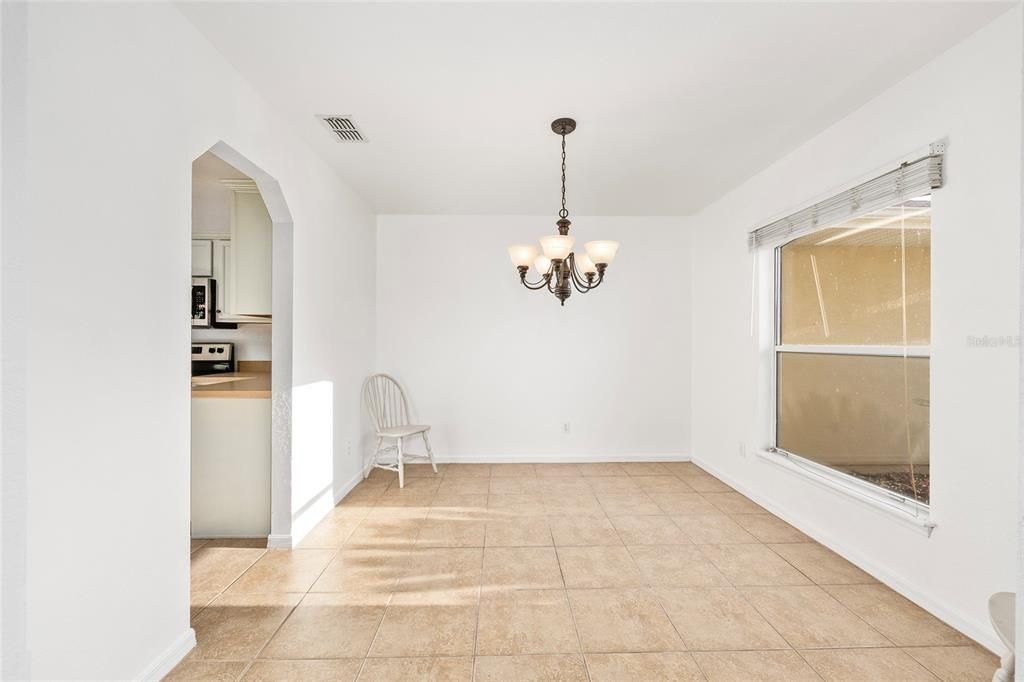 待售: $259,900 (3 贝兹, 2 浴室, 1818 平方英尺)