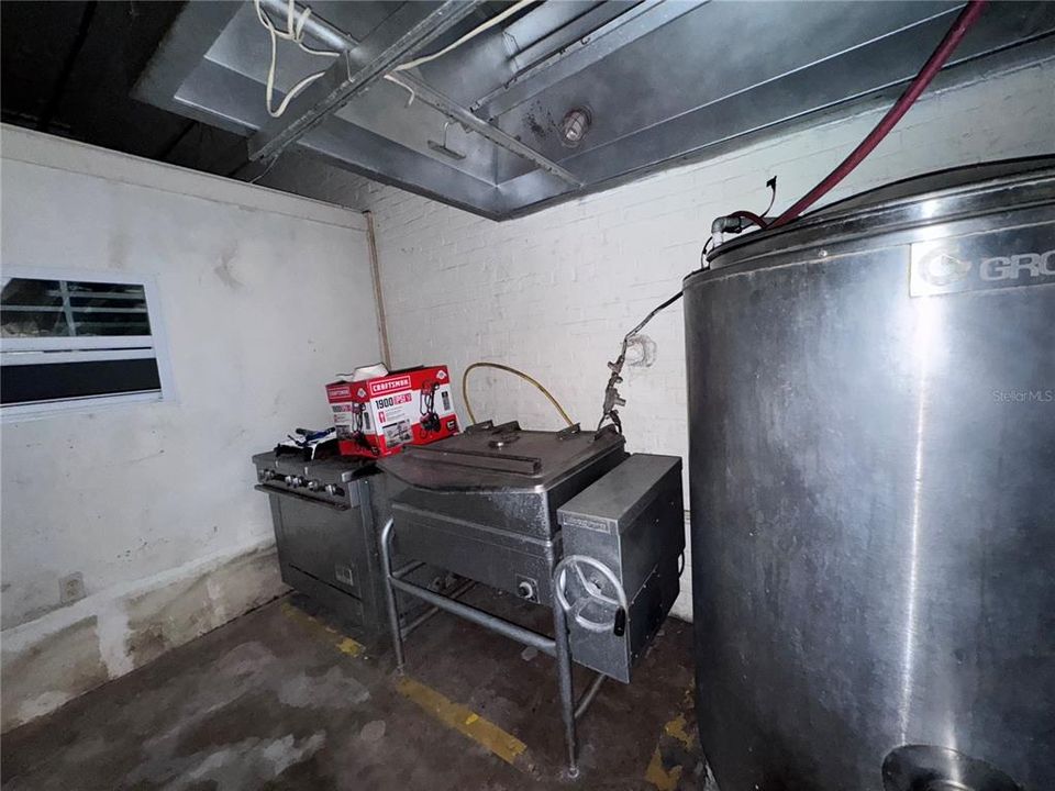 待售: $499,900 (0 贝兹, 0 浴室, 877 平方英尺)