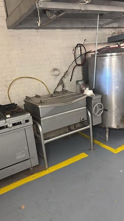 待售: $499,900 (0 贝兹, 0 浴室, 877 平方英尺)