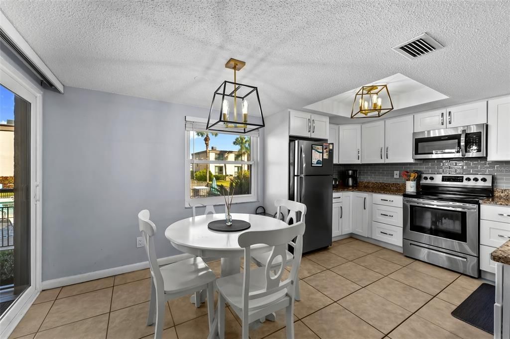 待售: $548,000 (2 贝兹, 2 浴室, 1145 平方英尺)