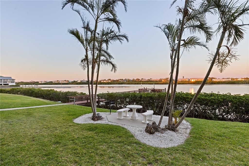 待售: $548,000 (2 贝兹, 2 浴室, 1145 平方英尺)