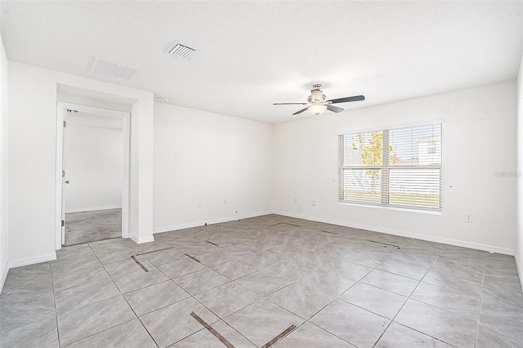 For Sale: $314,444 (4 beds, 2 baths, 1811 Square Feet)