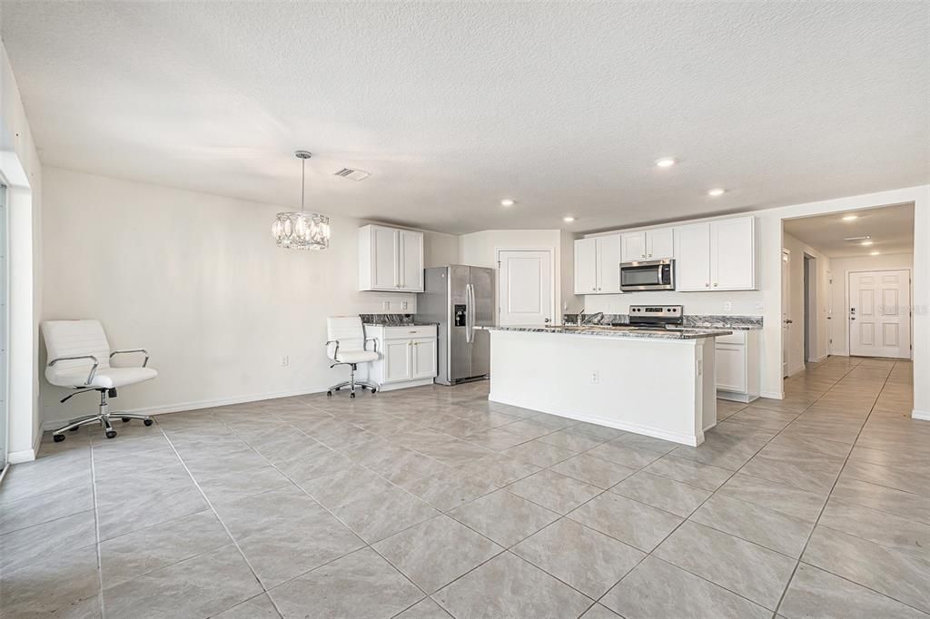 For Sale: $314,444 (4 beds, 2 baths, 1811 Square Feet)