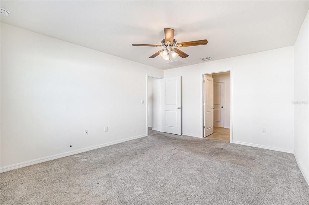 For Sale: $314,444 (4 beds, 2 baths, 1811 Square Feet)