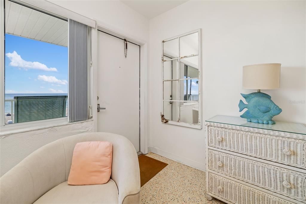 For Sale: $470,000 (1 beds, 1 baths, 416 Square Feet)