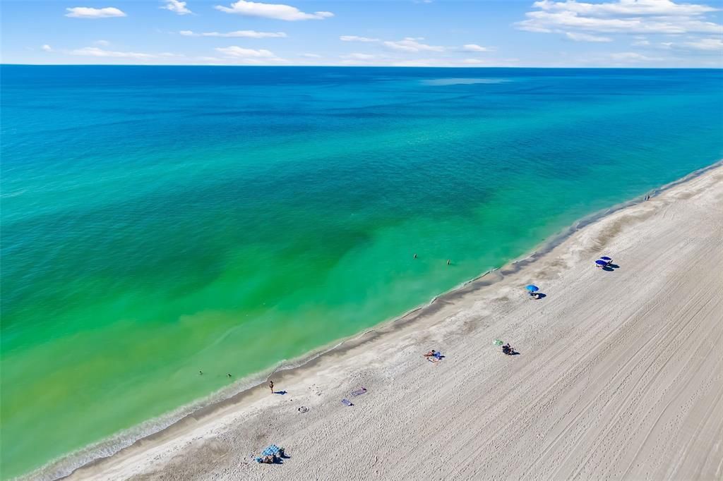 For Sale: $470,000 (1 beds, 1 baths, 416 Square Feet)