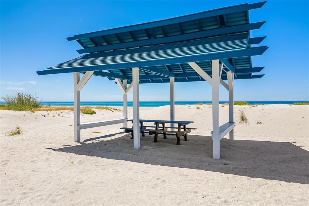 For Sale: $470,000 (1 beds, 1 baths, 416 Square Feet)