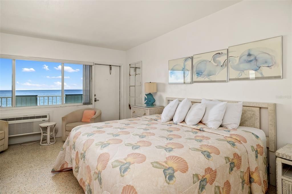 For Sale: $470,000 (1 beds, 1 baths, 416 Square Feet)