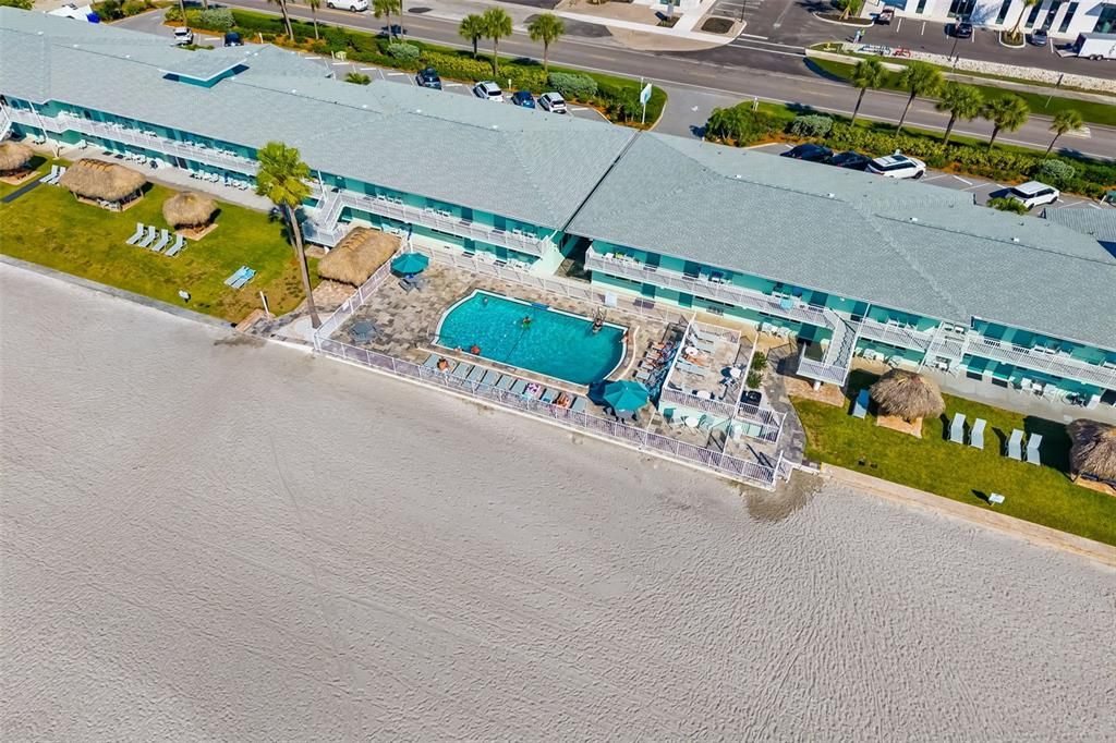 For Sale: $470,000 (1 beds, 1 baths, 416 Square Feet)