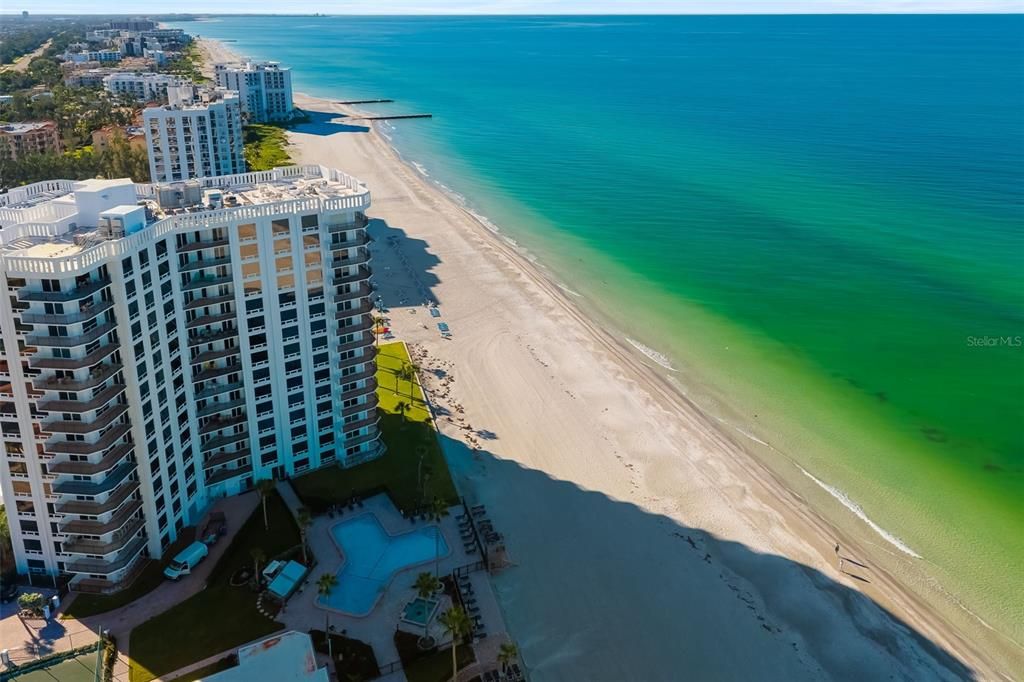 For Sale: $470,000 (1 beds, 1 baths, 416 Square Feet)