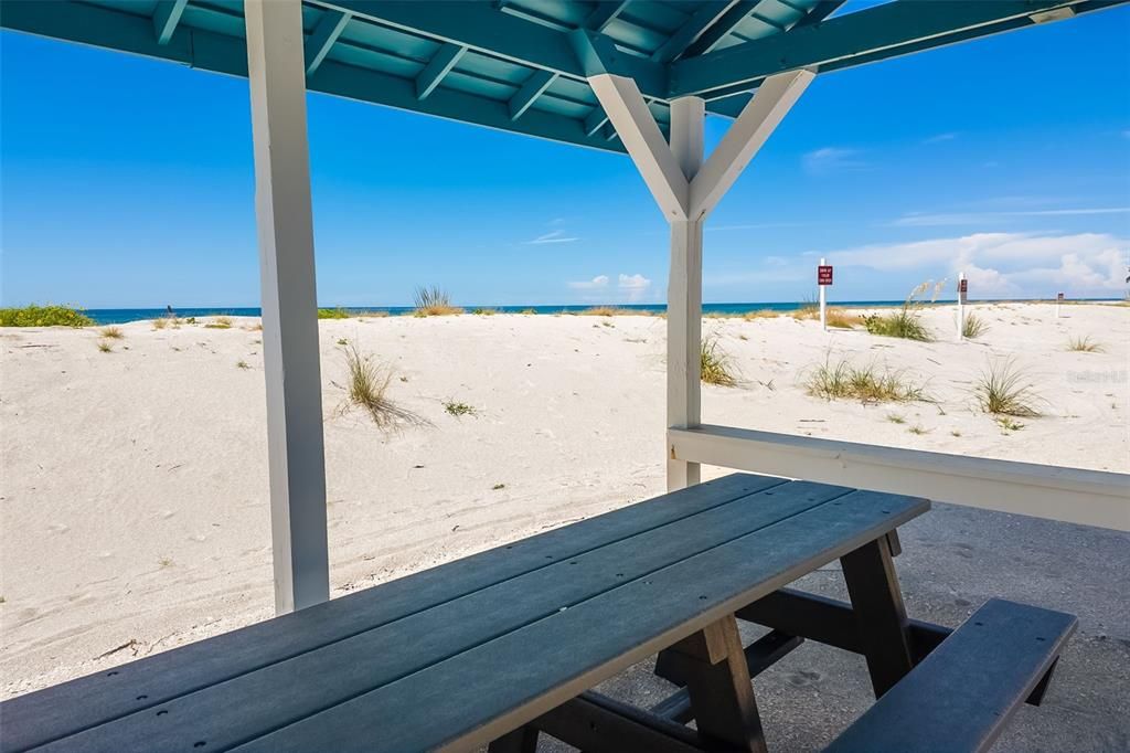 For Sale: $470,000 (1 beds, 1 baths, 416 Square Feet)