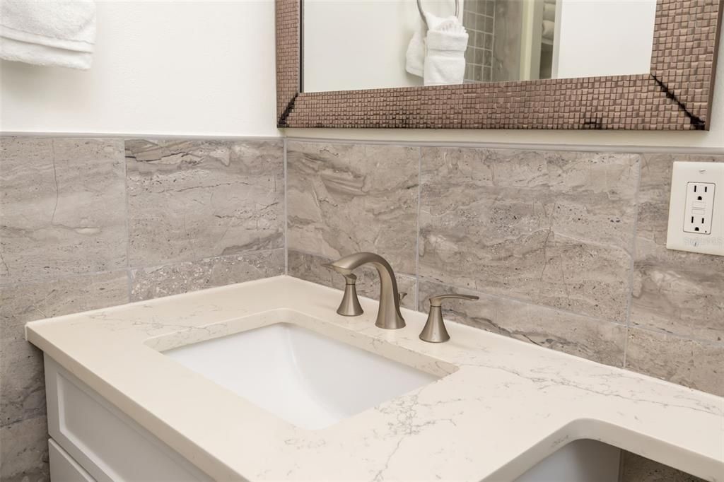 For Sale: $470,000 (1 beds, 1 baths, 416 Square Feet)