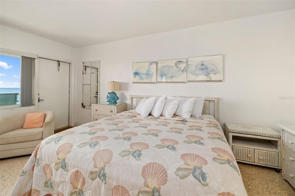 For Sale: $470,000 (1 beds, 1 baths, 416 Square Feet)