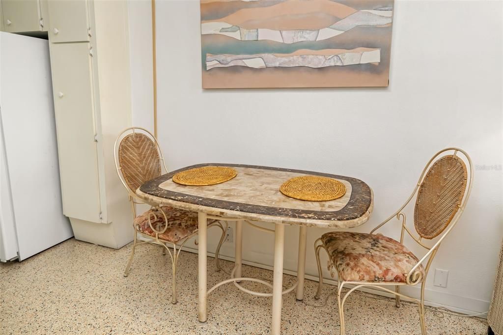 For Sale: $470,000 (1 beds, 1 baths, 416 Square Feet)