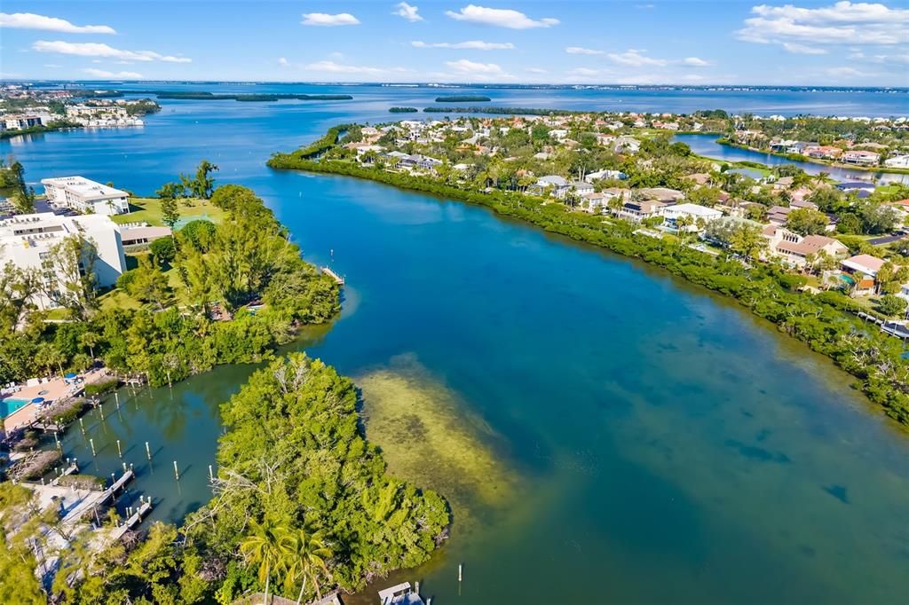 For Sale: $470,000 (1 beds, 1 baths, 416 Square Feet)