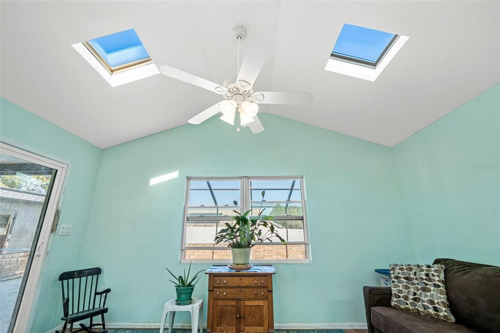 На продажу: $290,000 (3 спален, 2 ванн, 1225 Квадратных фут)