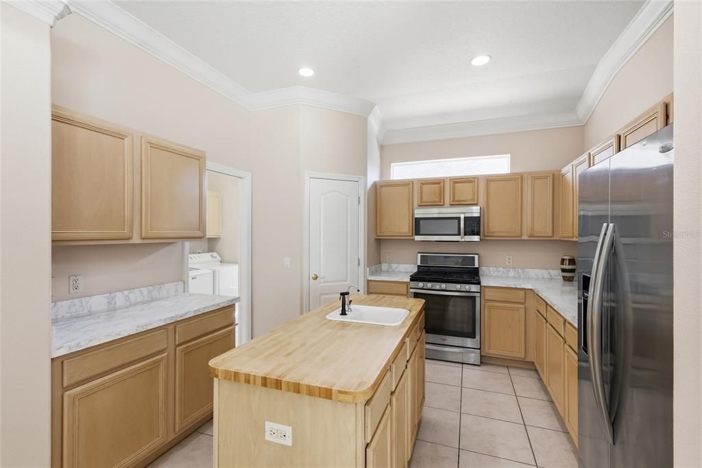 For Sale: $554,000 (3 beds, 3 baths, 2268 Square Feet)