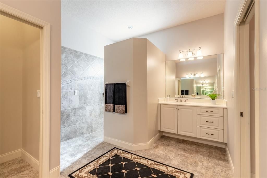 待售: $664,000 (4 贝兹, 2 浴室, 2788 平方英尺)