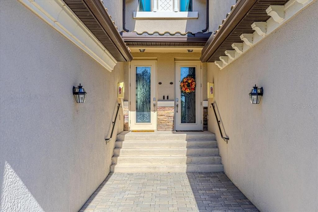 En Venta: $675,000 (3 camas, 2 baños, 2108 Pies cuadrados)