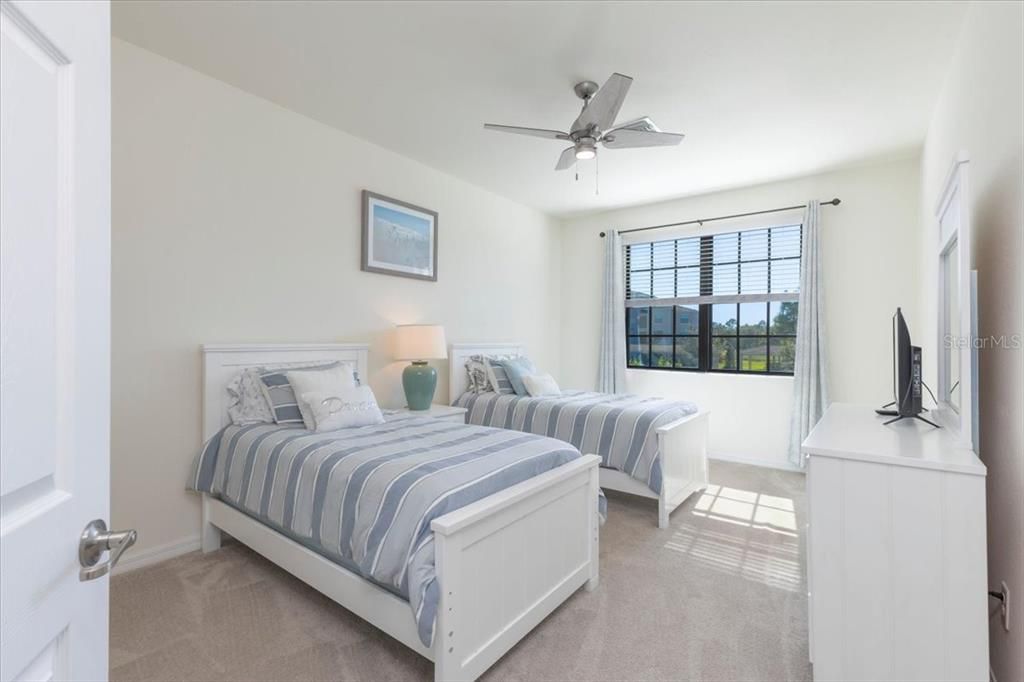 En Venta: $675,000 (3 camas, 2 baños, 2108 Pies cuadrados)