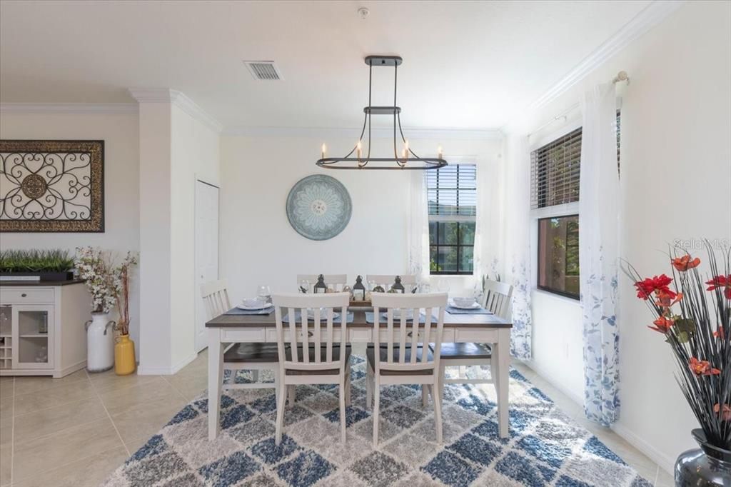 En Venta: $675,000 (3 camas, 2 baños, 2108 Pies cuadrados)